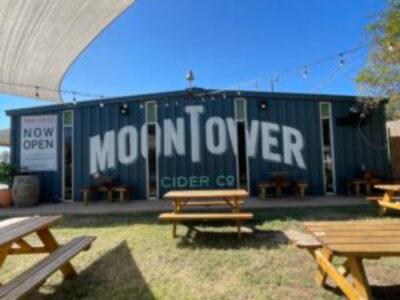 Moontower Cider patio with picnic table seating