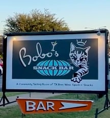 Bobo's Snack Bar front sign