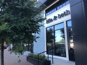 lila & beth store front